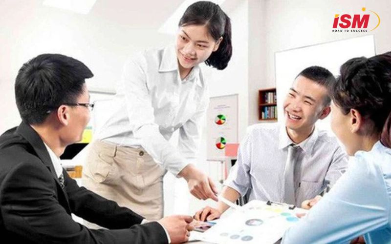 Giao tiếp tốt với cấp trên, đồng nghiệp